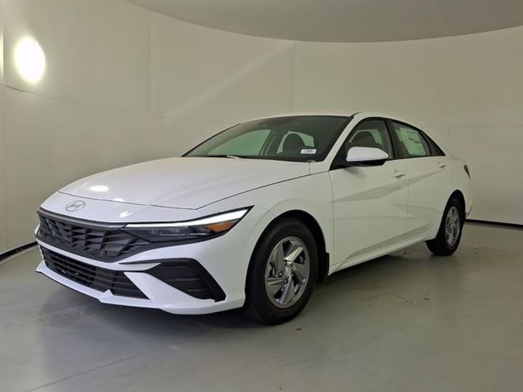 New 2026 Hyundai Elantra SE Sedan