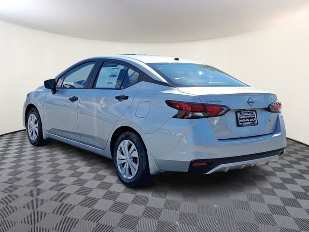 New 2025 Nissan Versa 1.6 S Sedan