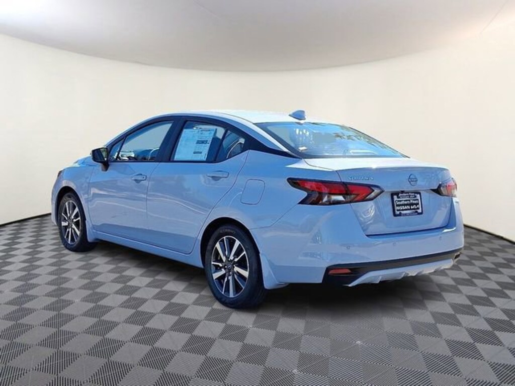 New 2025 Nissan Versa 1.6 SV Sedan