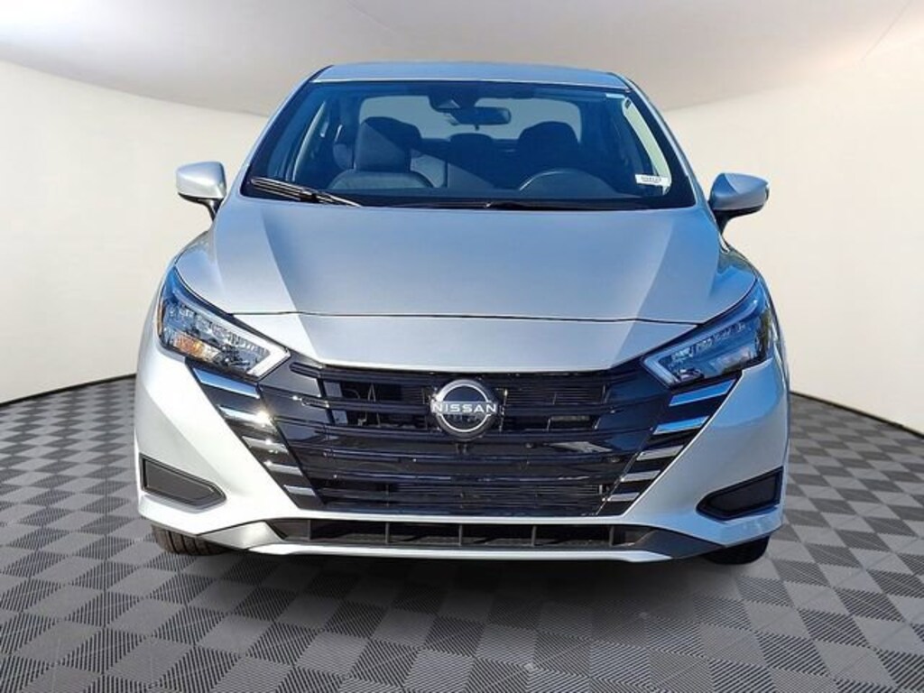 New 2025 Nissan Versa 1.6 SV Sedan