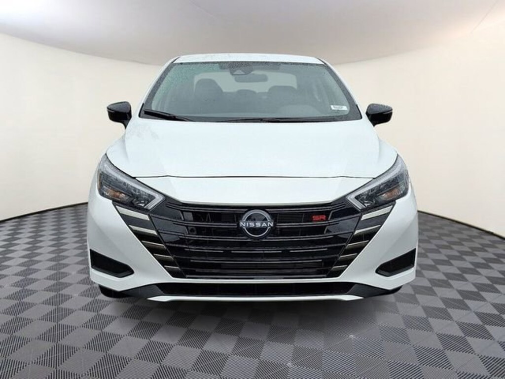 New 2025 Nissan Versa 1.6 SR Sedan