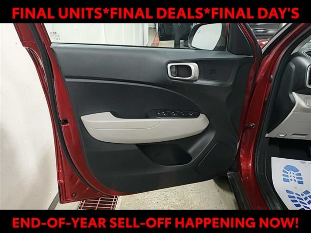 Used 2024 Hyundai Venue SEL SUV