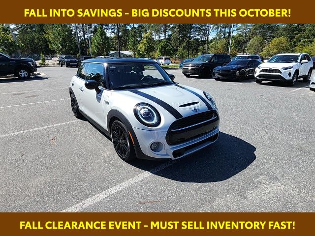 2021 Mini Cooper 2 Door Hardtop S Iconic photo 2