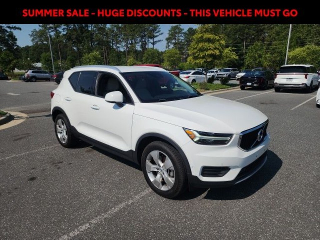 Used 2019 Volvo XC40 T5 Momentum SUV