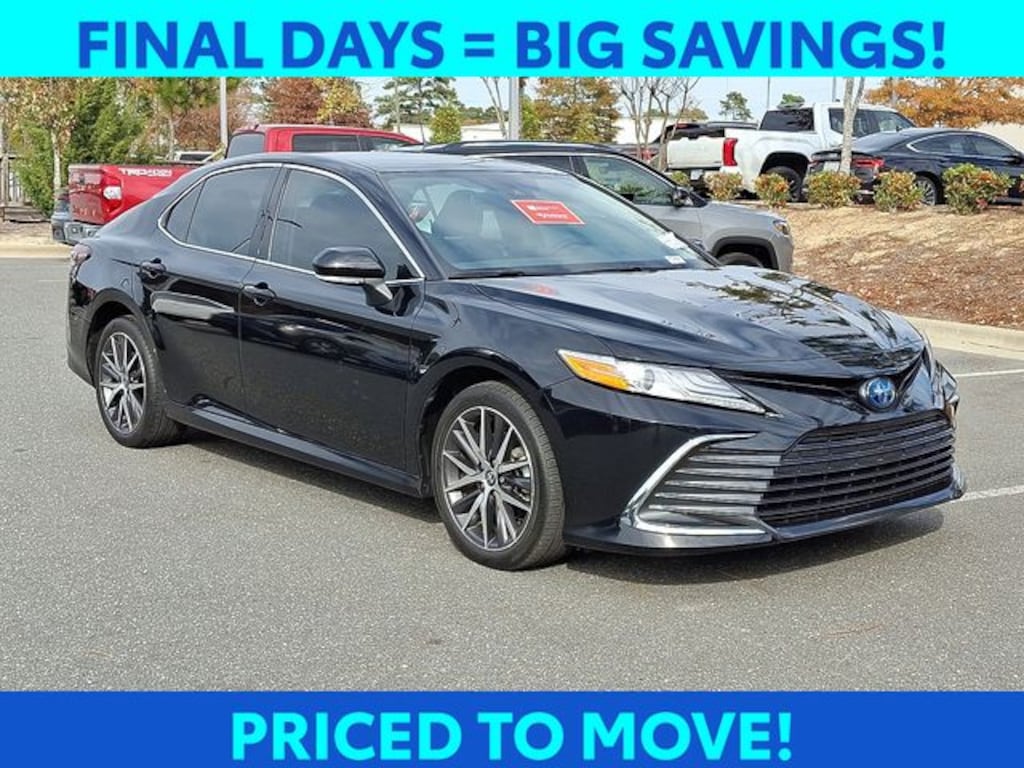 Used 2022 Toyota Camry Hybrid XLE Sedan