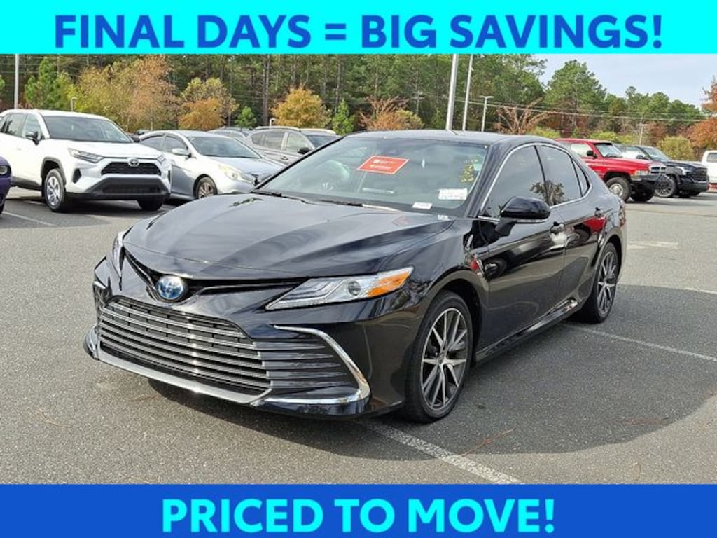 Used 2022 Toyota Camry Hybrid XLE Sedan