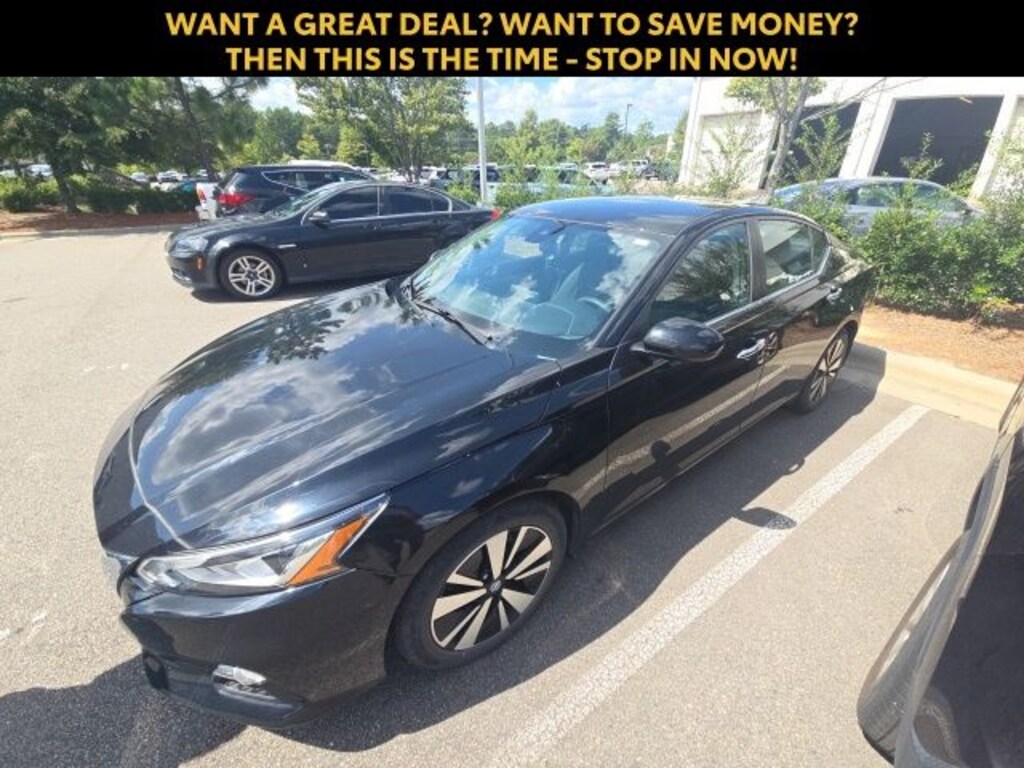 Used 2022 Nissan Altima 2.5 SV Sedan