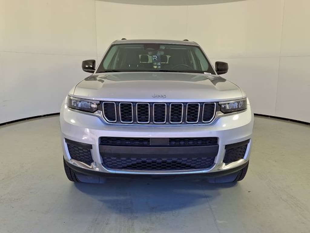 Used 2022 Jeep New Grand Cherokee Laredo SUV