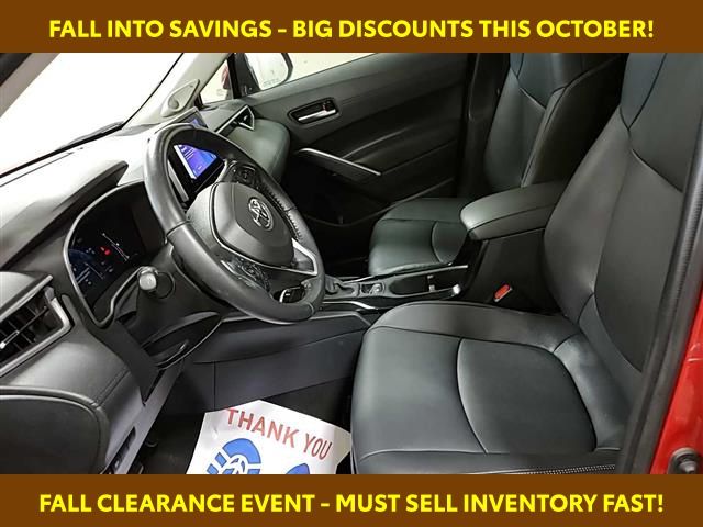 2023 Toyota Corolla Cross XLE photo 2