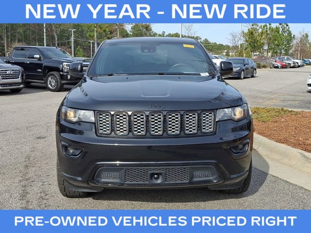 Used 2020 Jeep Grand Cherokee Laredo SUV