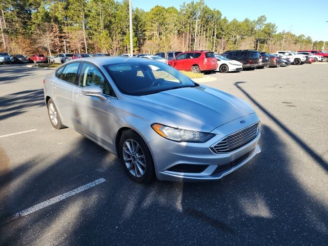 2017 Ford Fusion SE's photo