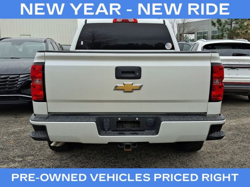 Used 2017 Chevrolet Silverado 1500 LT w/1LT Truck Crew Cab