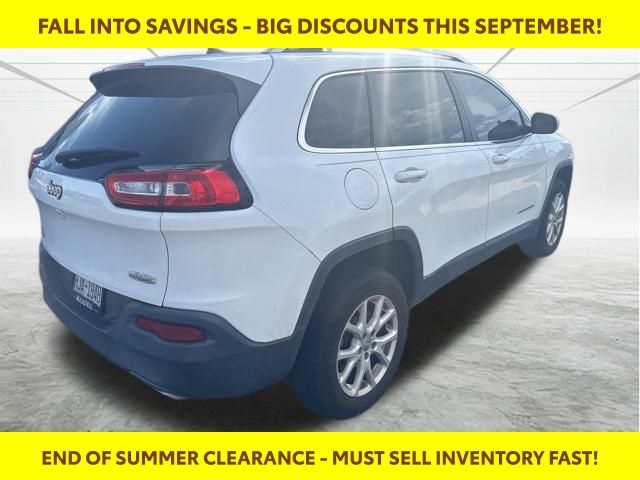2017 Jeep Cherokee Latitude photo 2