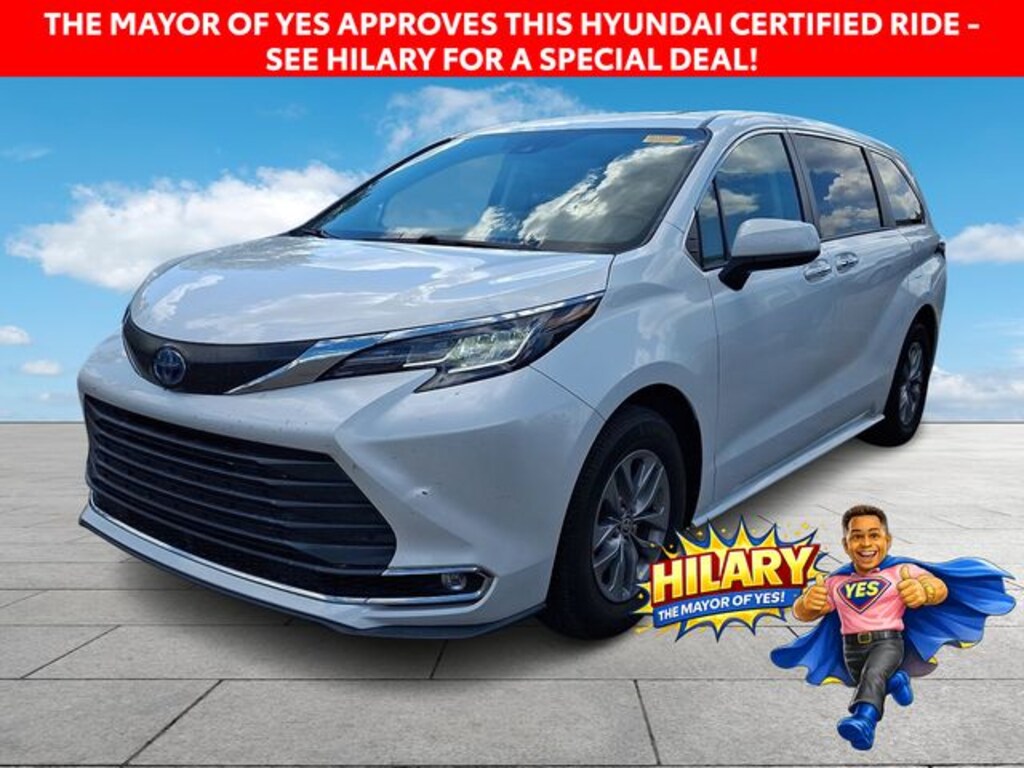 Used 2023 Toyota Sienna XLE 7 Passenger Van Passenger Van