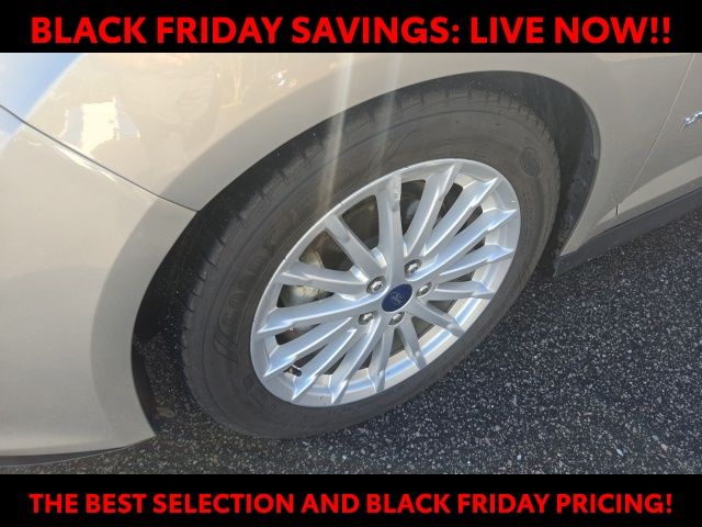 2016 Ford C-Max Hybrid SEL photo 3