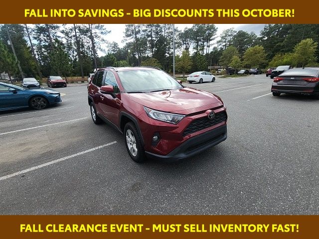 2021 Toyota RAV4 XLE photo 2
