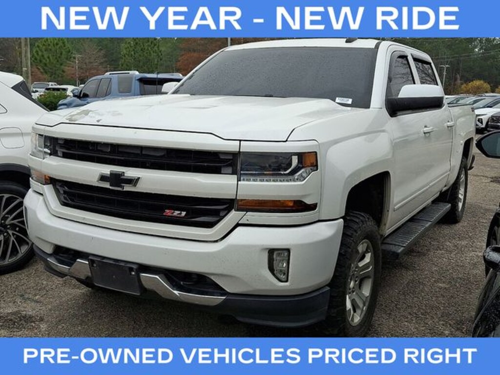 Used 2017 Chevrolet Silverado 1500 LT w/1LT Truck Crew Cab