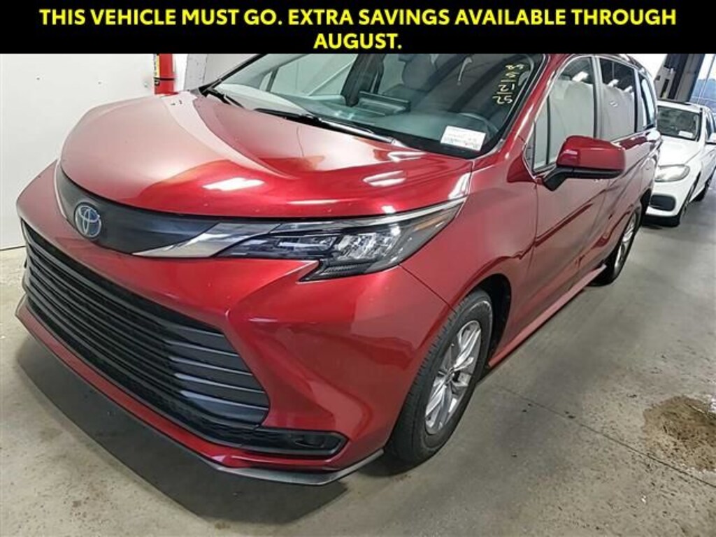 Used 2025 Toyota Sienna LE 8 Passenger Van Passenger Van