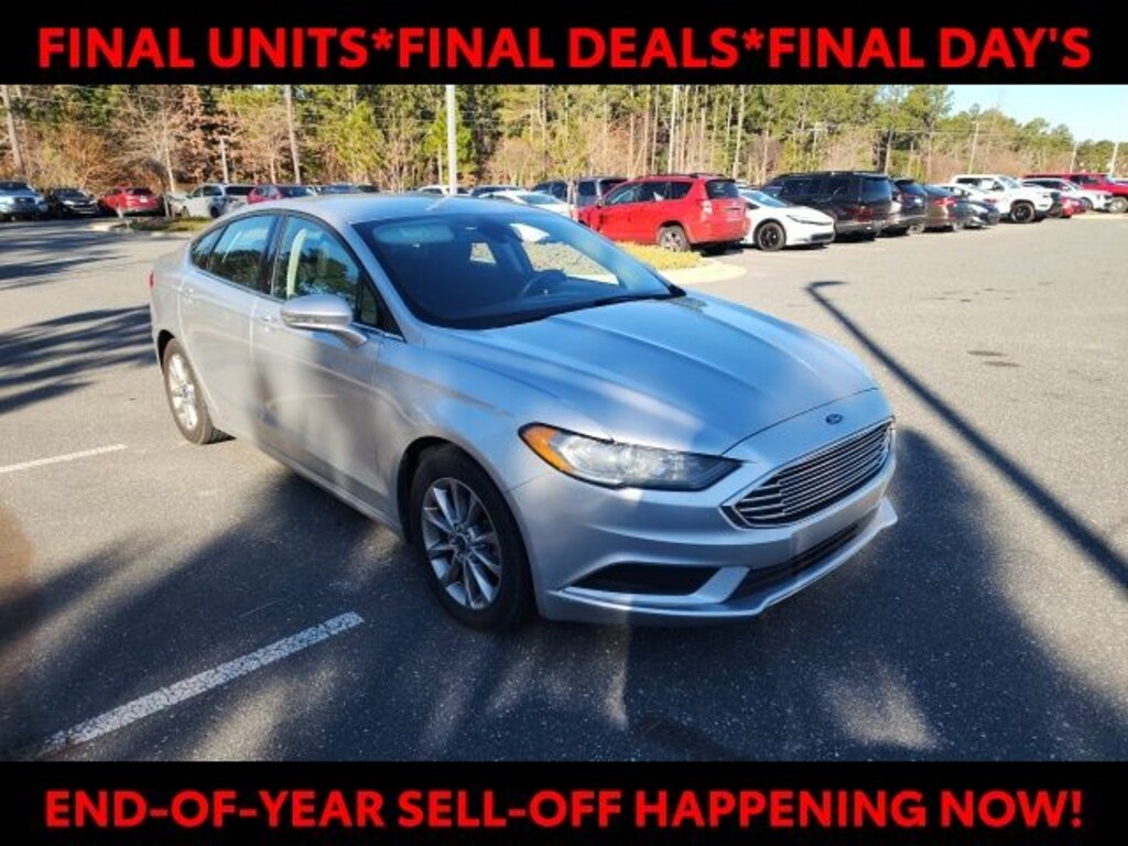 Used 2017 Ford Fusion SE Sedan