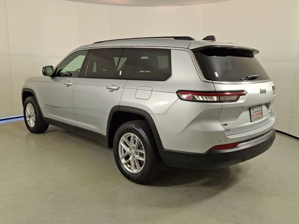 Used 2022 Jeep New Grand Cherokee Laredo SUV