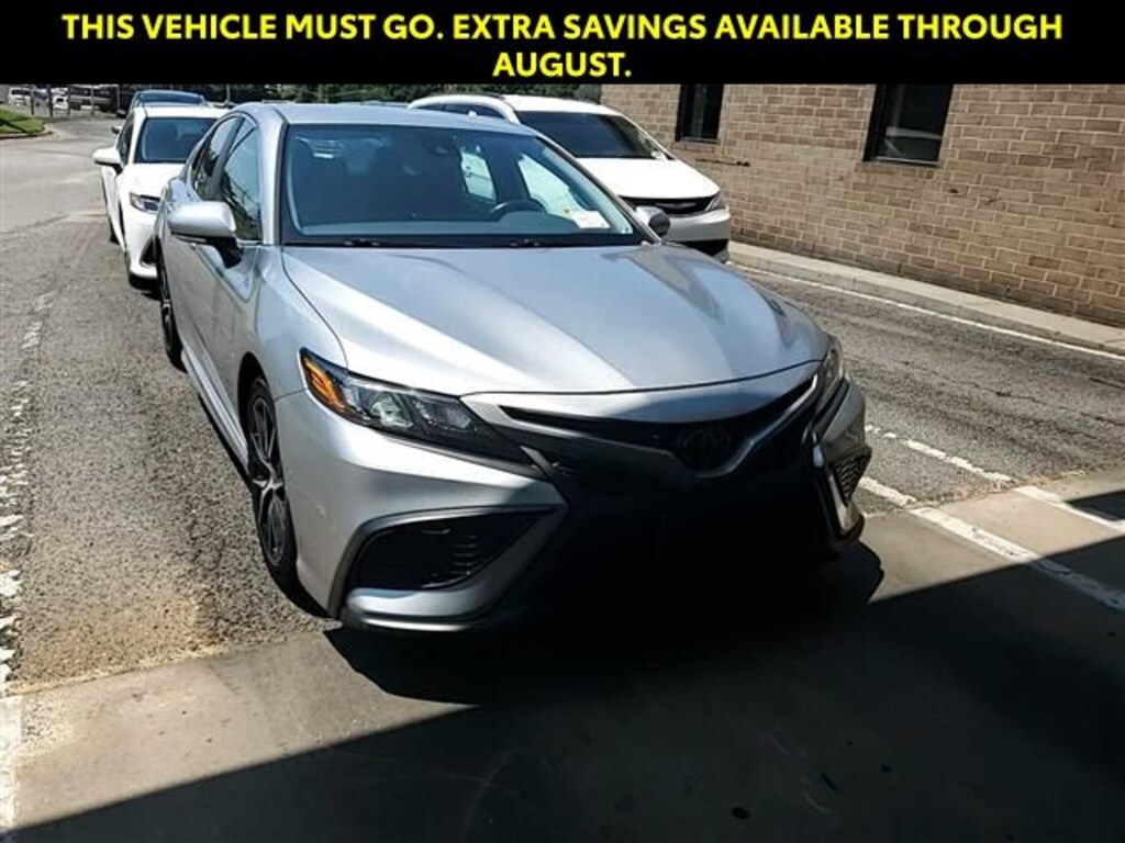 Used 2023 Toyota Camry SE Sedan