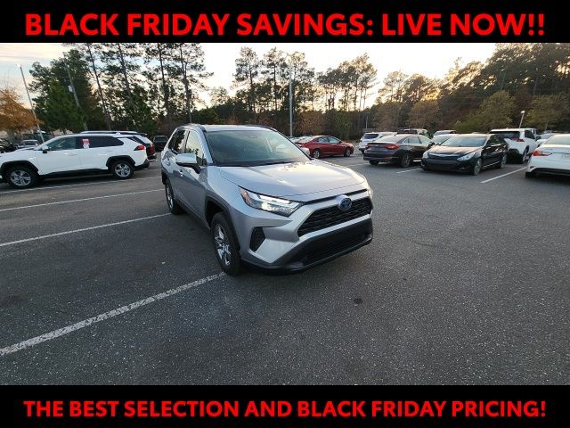 2024 Toyota RAV4 Hybrid XLE photo 2