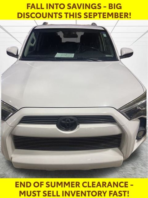 2016 Toyota 4Runner SR5 photo 2