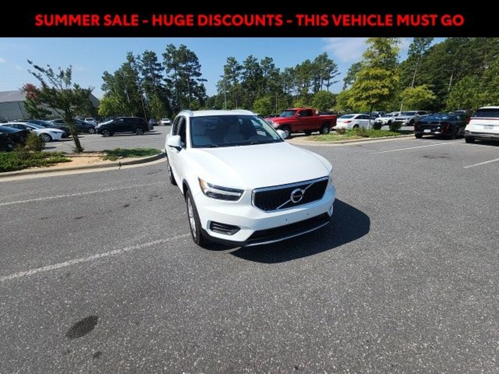 Used 2019 Volvo XC40 T5 Momentum SUV
