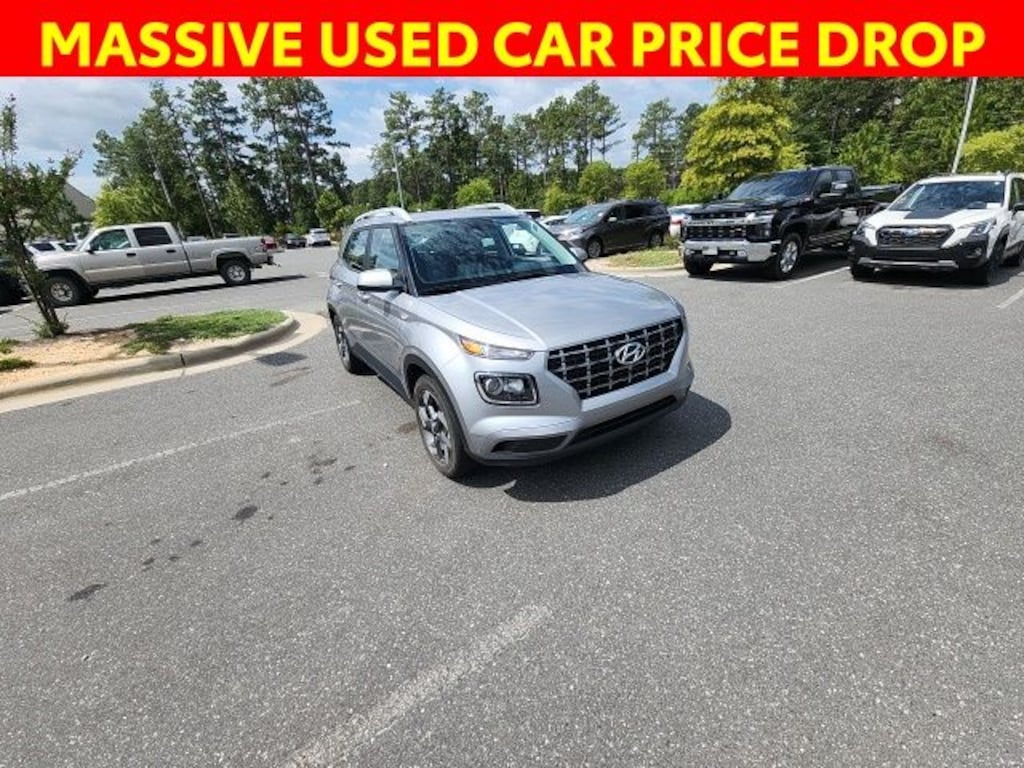 Used 2024 Hyundai Venue SEL SUV