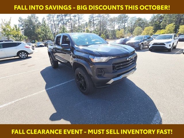 2023 Chevrolet Colorado Trail Boss photo 2