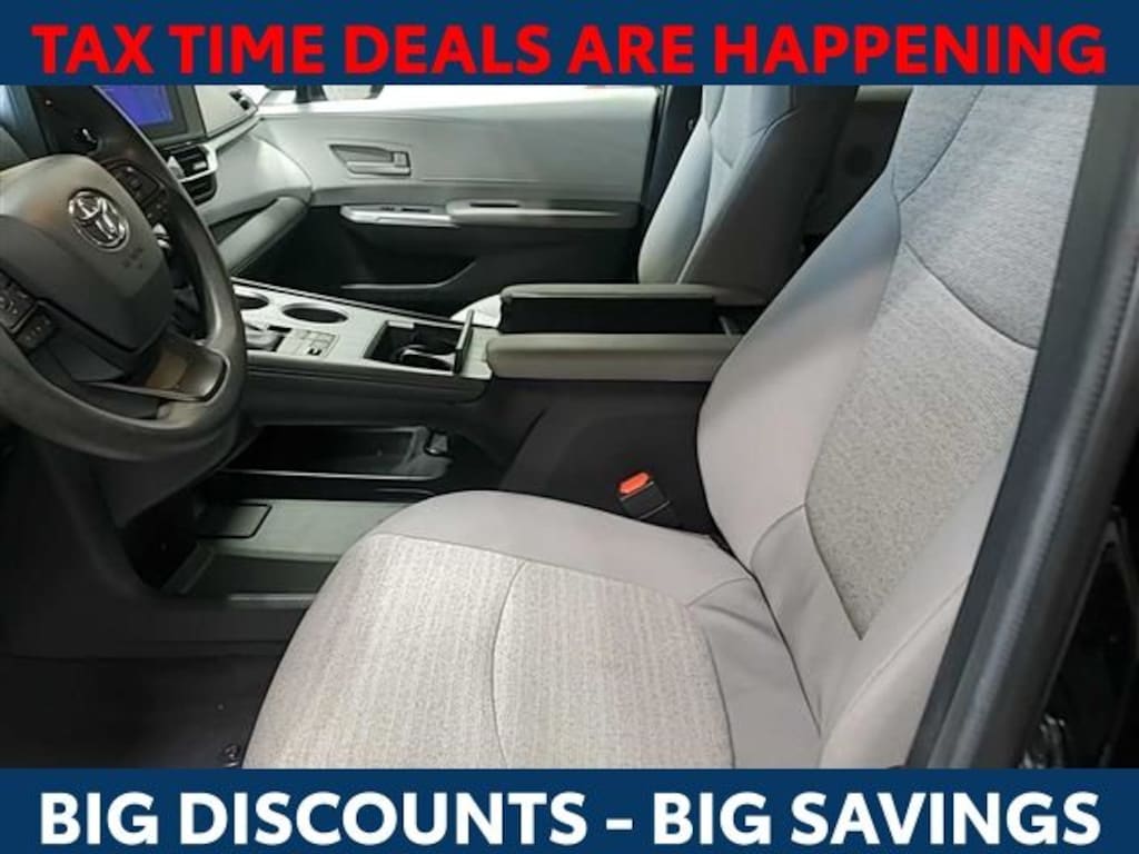 Used 2025 Toyota Sienna LE 8 Passenger Van Passenger Van