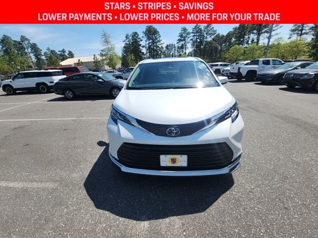 Used 2023 Toyota Sienna XLE Van Passenger Van
