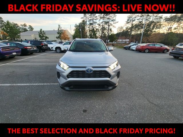 2024 Toyota RAV4 Hybrid XLE photo 3