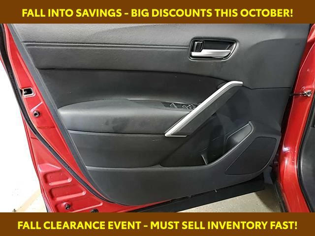 2023 Toyota Corolla Cross XLE photo 3