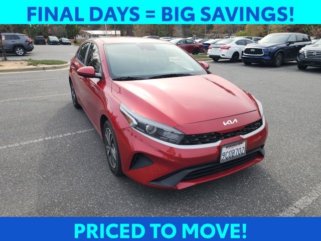 2023 Kia Forte LXS photo 3