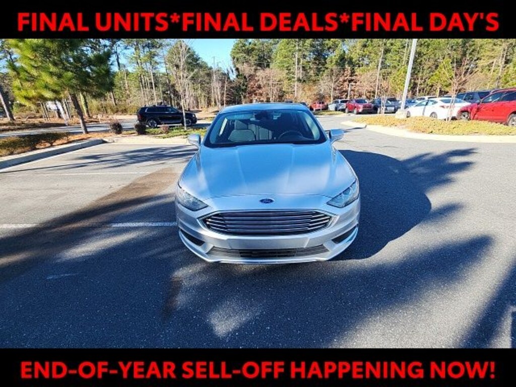 Used 2017 Ford Fusion SE Sedan