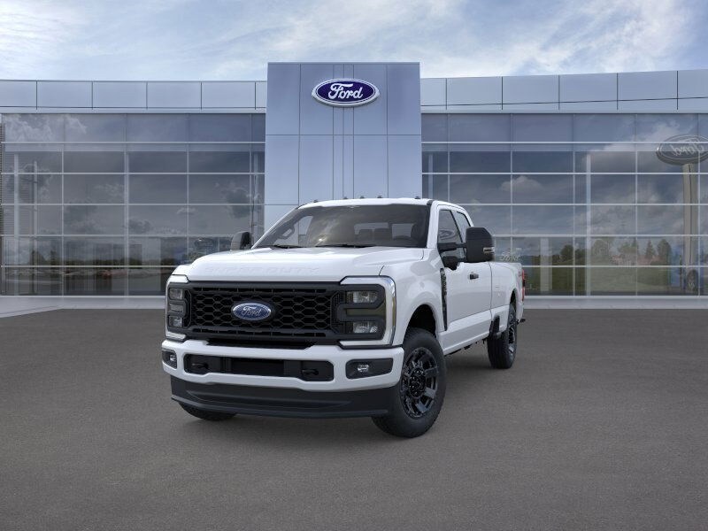 2025 Ford F-350 photo 2