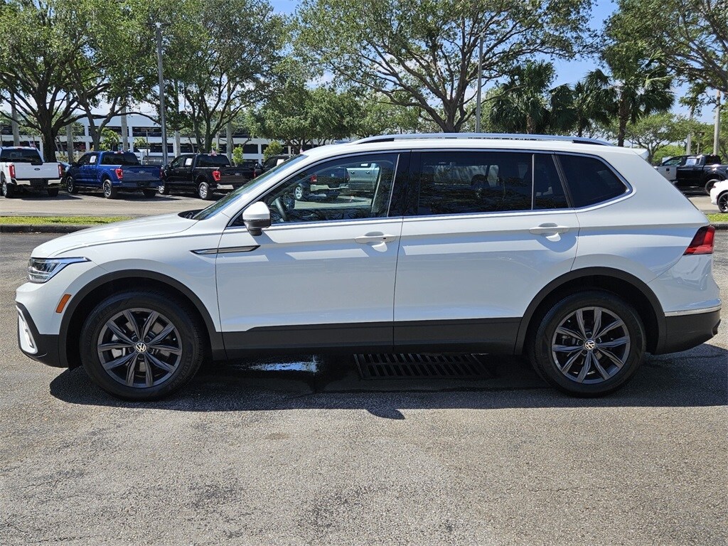 2022 Volkswagen Tiguan SE photo 2