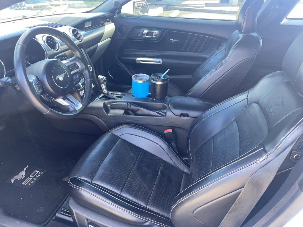 2015 Ford Mustang EcoBoost Premium photo 4