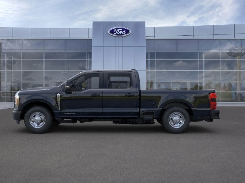 2025 Ford F-250 photo 3