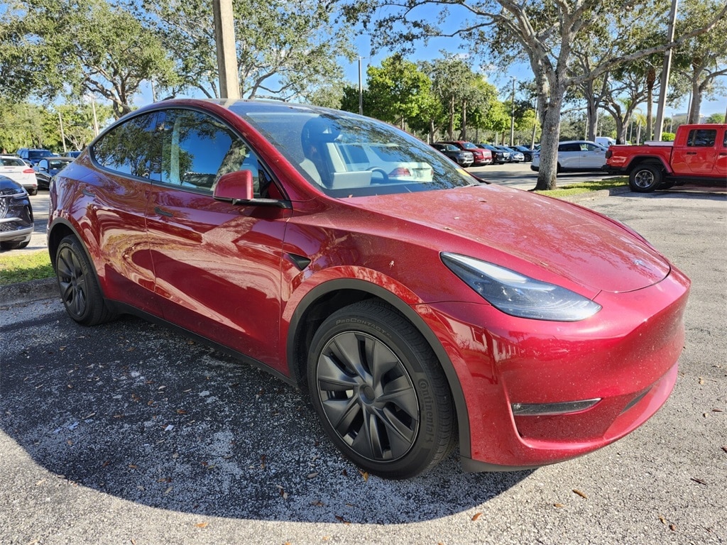 2024 Tesla Model Y Long Range photo 3