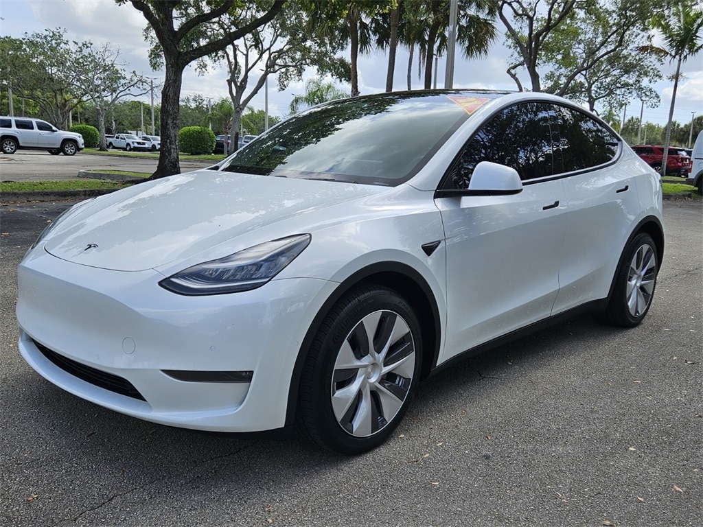 Used 2021 Tesla Model Y Long Range with VIN 5YJYGDEE3MF063952 for sale in Pembroke Pines, FL