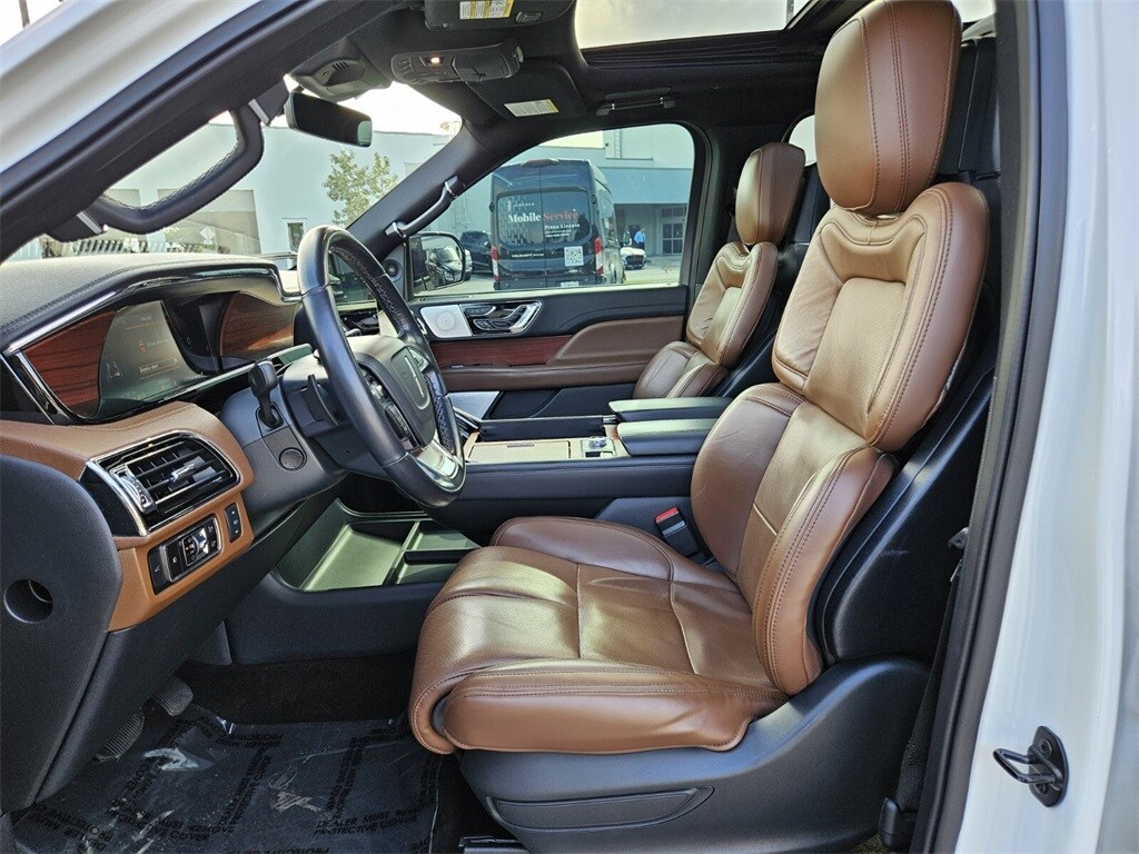 2023 Lincoln Navigator L Reserve photo 3