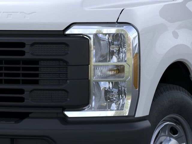 2025 Ford F-350 Super Duty XL - Photo 18
