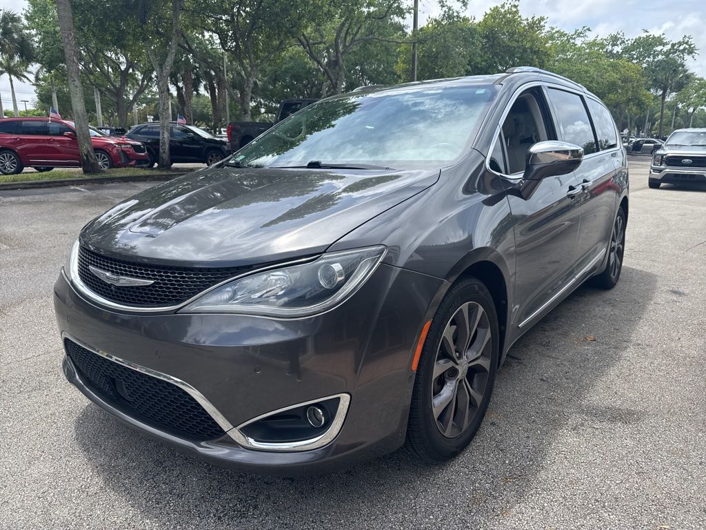 Used 2018 Chrysler Pacifica Limited with VIN 2C4RC1GG8JR107862 for sale in Pembroke Pines, FL