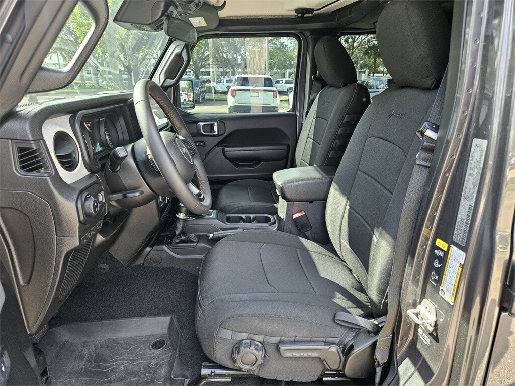 2024 Jeep Gladiator Sport photo 3