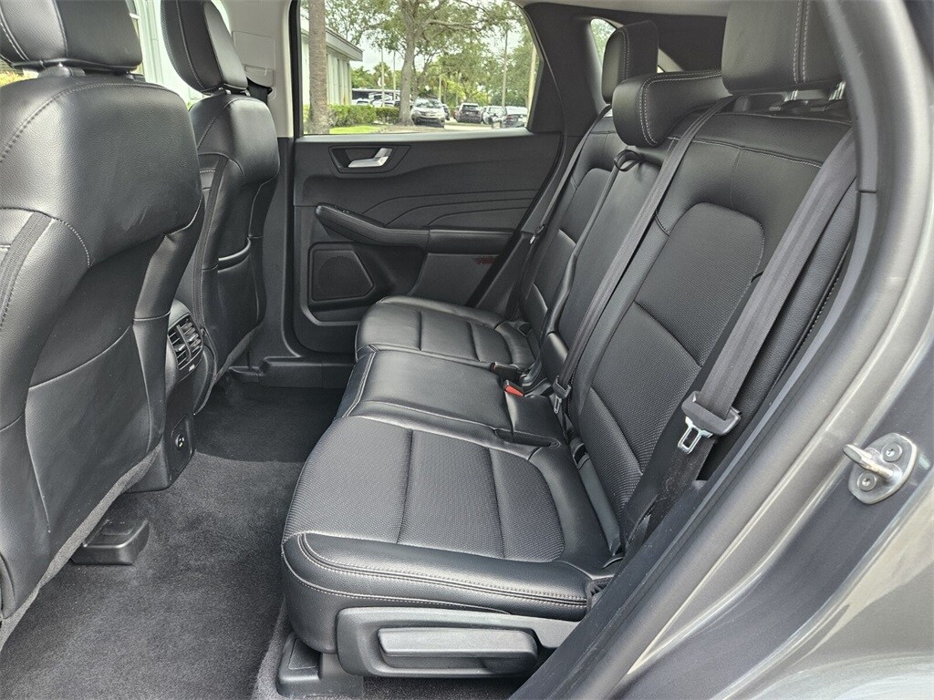 2022 Ford Escape SEL photo 4
