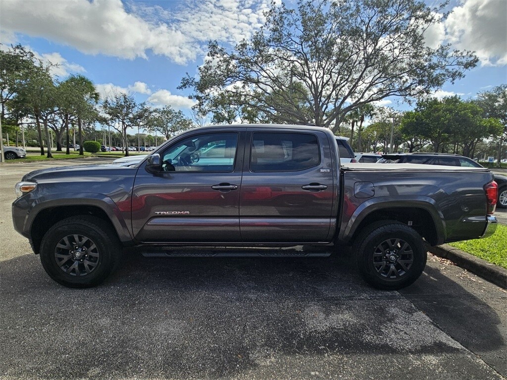 2021 Toyota Tacoma SR5 photo 2