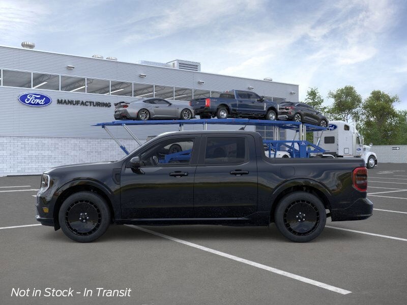 2025 Ford Maverick photo 2