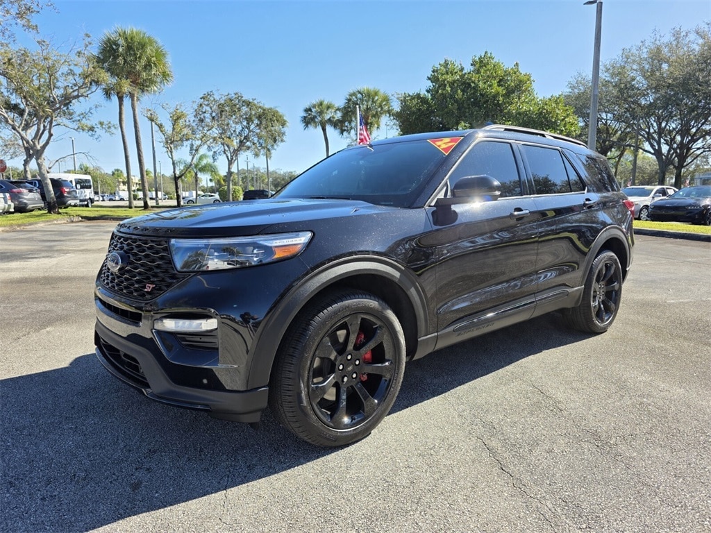 2024 Ford Explorer ST's photo